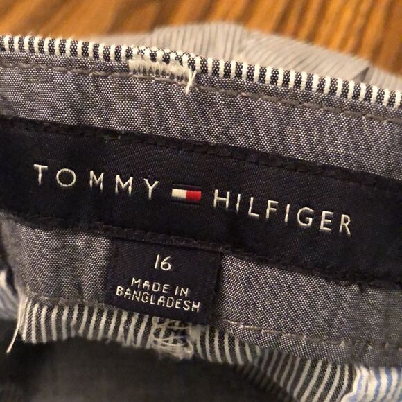 Navy/white seersucker, Tommy Hilfiger Hollywood 9inch shorts, size 16 - Picture 2 of 2